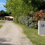 Spacieux Avec Terrasse, 3 Chambres, Pour 6 Personnes - Api-1-52-357 *