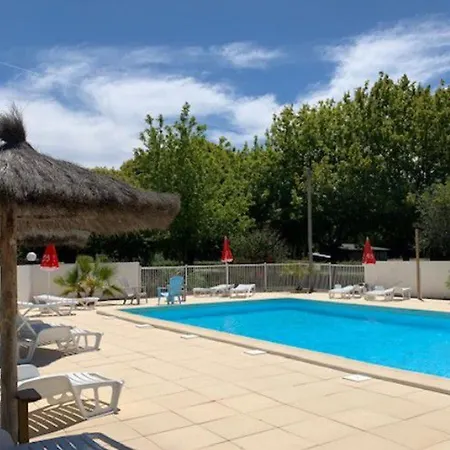 Campingplads Spacieux Avec Terrasse, 3 Chambres, Pour 6 Personnes - Api-1-52-357 *