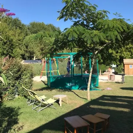 Spacieux Avec Terrasse, 3 Chambres, Pour 6 Personnes - Api-1-52-357 *