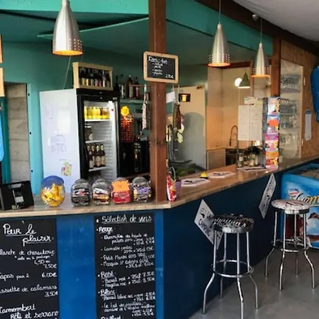 Campingplads Spacieux Avec Terrasse, 3 Chambres, Pour 6 Personnes - Api-1-52-357 Vendays-Montalivet
