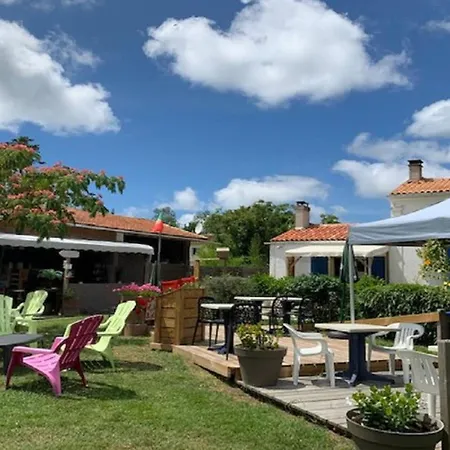 Spacieux Avec Terrasse, 3 Chambres, Pour 6 Personnes - Api-1-52-357 * Vendays-Montalivet