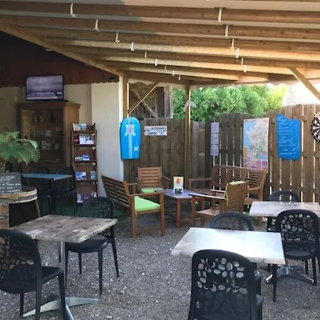 Spacieux Avec Terrasse, 3 Chambres, Pour 6 Personnes - Api-1-52-357 Campingplads *