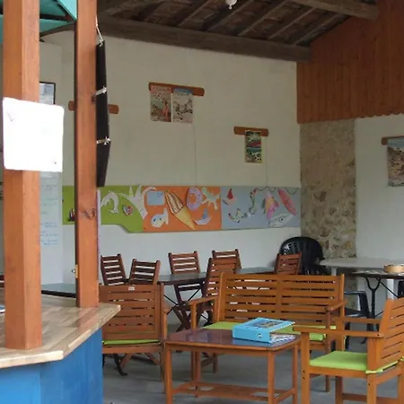 Campingplads Spacieux Avec Terrasse, 3 Chambres, Pour 6 Personnes - Api-1-52-357 *