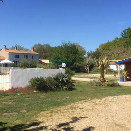Spacieux Avec Terrasse, 3 Chambres, Pour 6 Personnes - Api-1-52-357 * Vendays-Montalivet