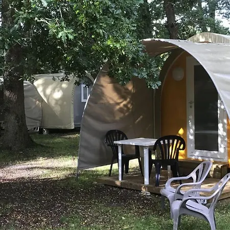 Spacieux Avec Terrasse, 3 Chambres, Pour 6 Personnes - Api-1-52-357 *